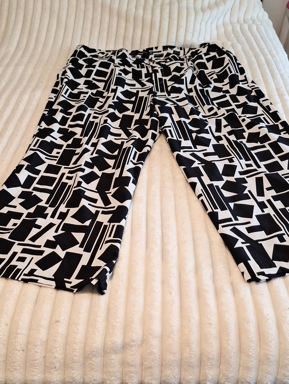 torrid Black & White Geometric Wide-Leg Pants